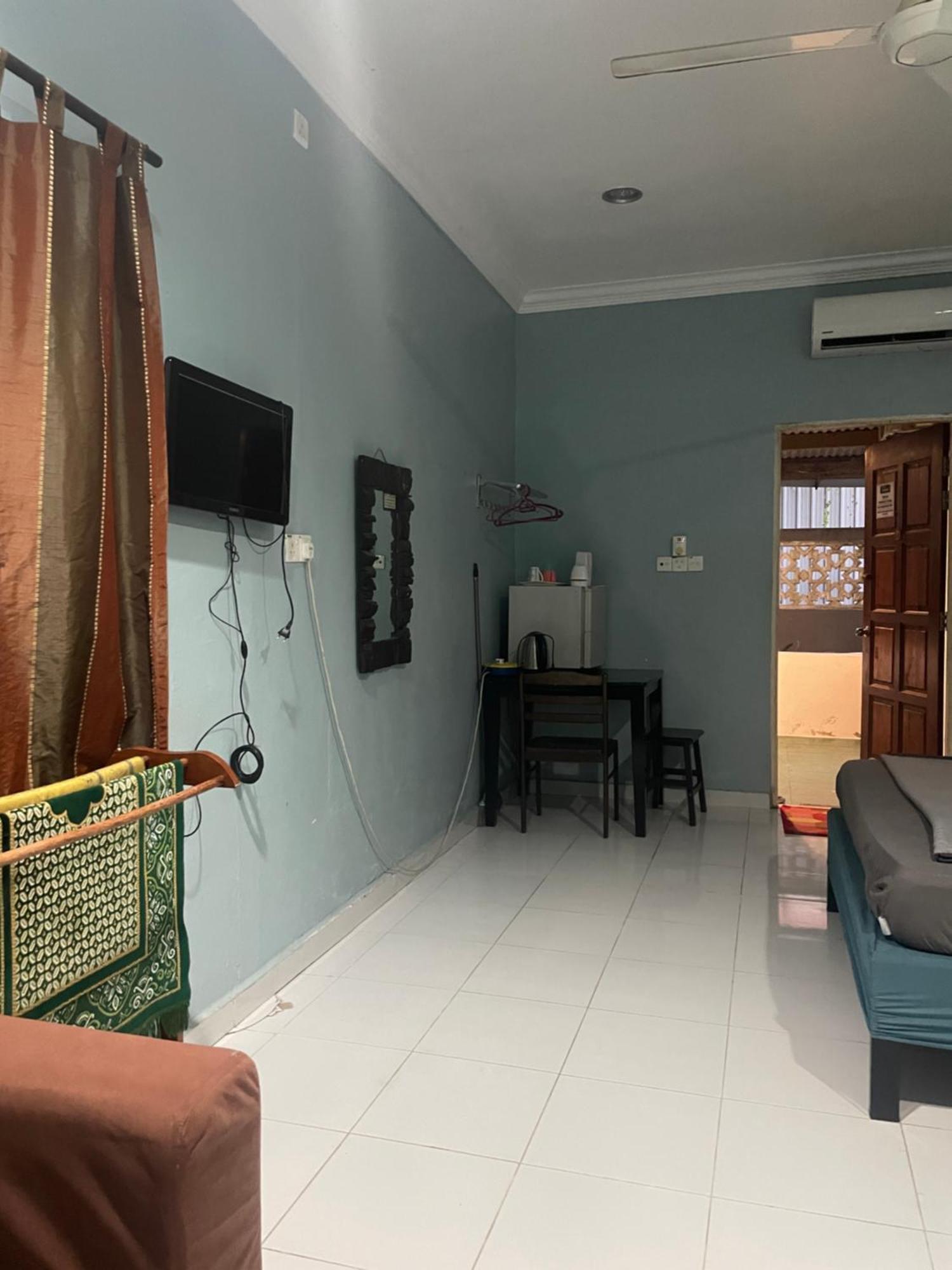 Hj Hassan Guest House- Studio Unit Kuala Terengganu Eksteriør billede